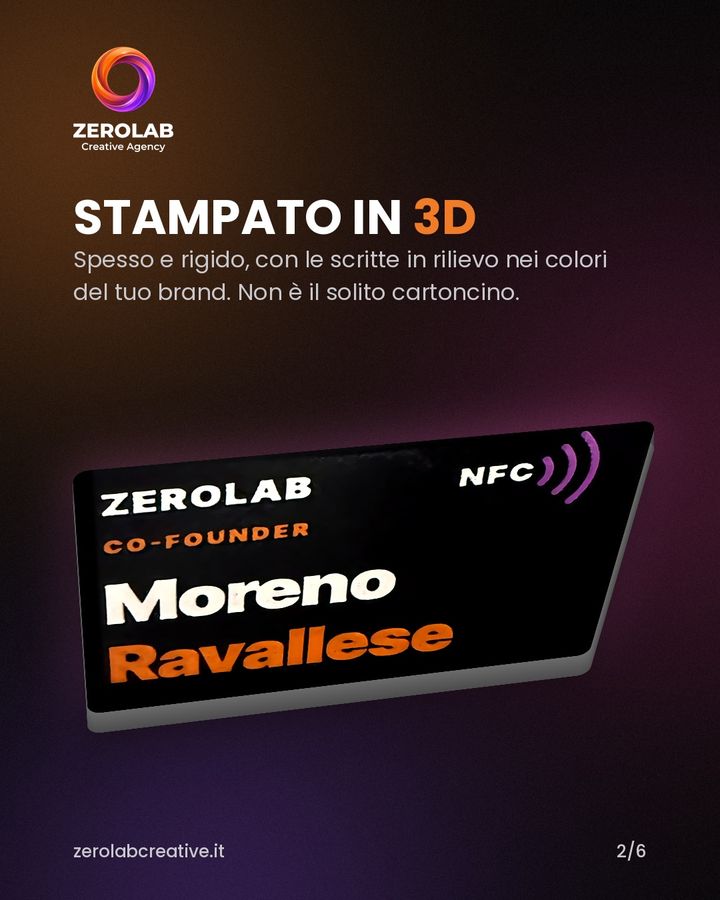 Biglietto da visita stampato in 3D, con le scritte in rilievo